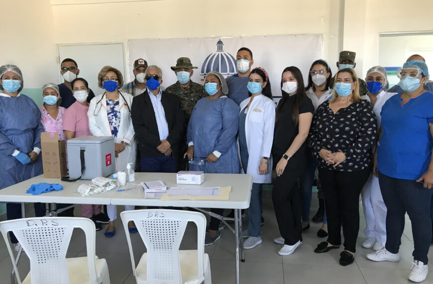 JORNADA DE VACUNACION PERSONAL MEDICO DEL H.P.G.S.R