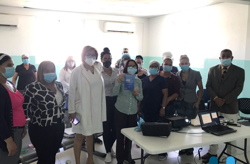 VISITA DE CORTES&Iacute;A DE LA GOBERNADORA PROVINCIAL DE SANTIAGO RODRIGUEZ
