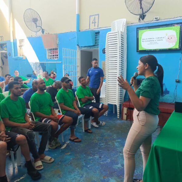 Departamento de Salud Mental del Hospital Provincial General Santiago Rodríguez realiza charla en el Centro de Privación de Libertad