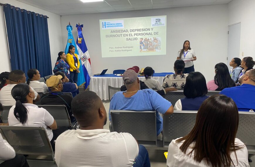Hospital Provincial General Santiago Rodríguez realiza Charla sobre Ansiedad, Depresión y Burnout en el Personal de Salud