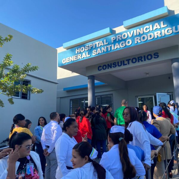 Hospital Provincial General Santiago Rodríguez da la bienvenida a la Navidad con música y jengibre