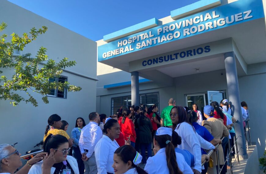 Hospital Provincial General Santiago Rodríguez da la bienvenida a la Navidad con música y jengibre