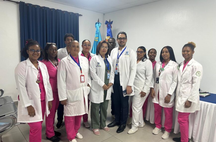El grupo de prácticas de Pediatría II de UTESA, recinto Dajabón, expresa su más sincero agradecimiento al Hospital Provincial General Santiago Rodríguez por abrirnos sus puertas y brindarnos una experiencia formativa invaluable.