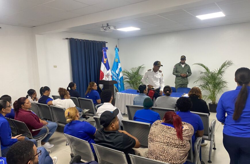 Hospital Provincial General Santiago Rodr&iacute;guez realiza charla sobre manejo y uso de extintores