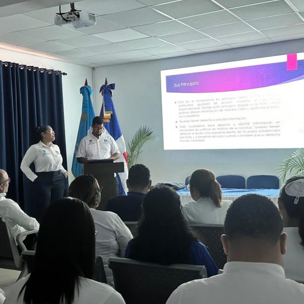 Capacitaci&oacute;n fortalece conocimientos sobre la Ley 200-04 y la Resoluci&oacute;n No. 002-21 en el Hospital Provincial General Santiago Rodr&iacute;guez